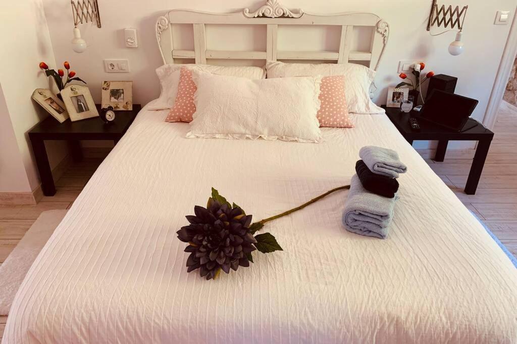 Casa Tatisita Buhardilla Apartment เซกูรา เดลา เซียร์รา ภายนอก รูปภาพ